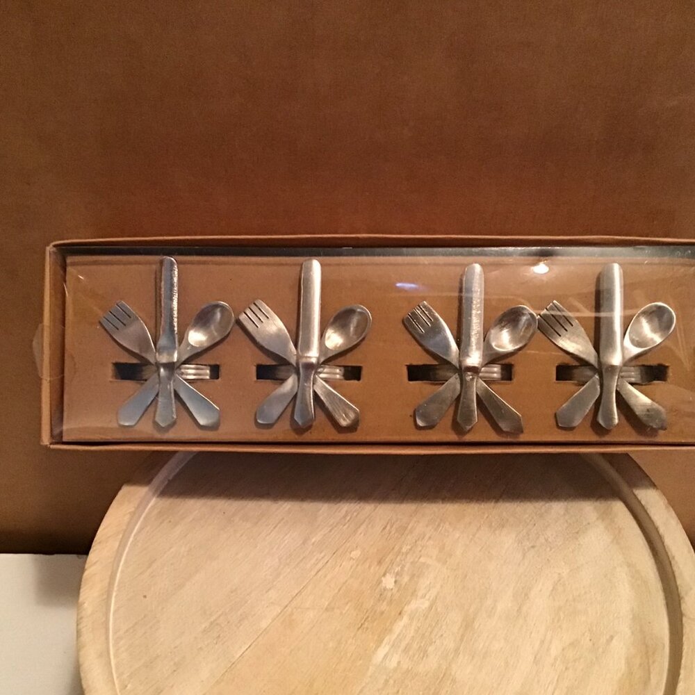 New Aviva Decor Napkin Rings